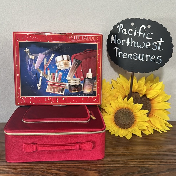 Estée Lauder Red Velvet Makeup Train Case 2023 Holiday Edition NEW IN BOX - Picture 1 of 10